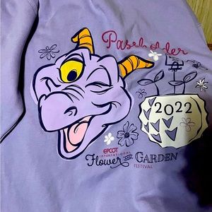 2022 Flower & Garden Passholder sweatshirt